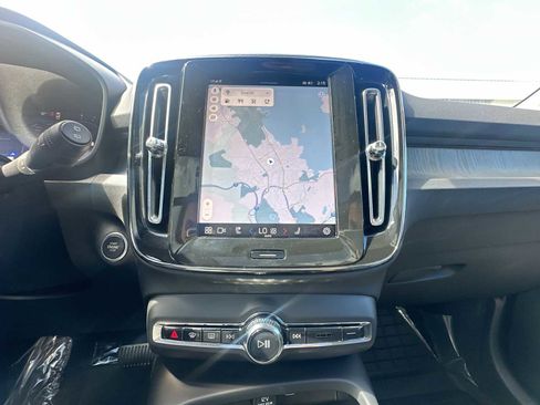 Used 2023 Volvo XC40 B4 Plus w/ Driver Assist Package image 20