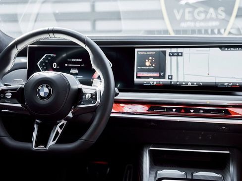 Used 2025 BMW 760i xDrive w/ Premium Package AWD/4WD image 54