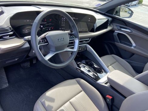 Used 2025 Audi Q5 Premium w/ Convenience Package AWD/4WD image 23
