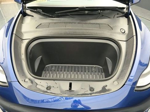 Used 2021 Tesla Model Y Long Range AWD/4WD image 25