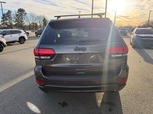 Used 2021 Jeep Grand Cherokee Laredo X image 7