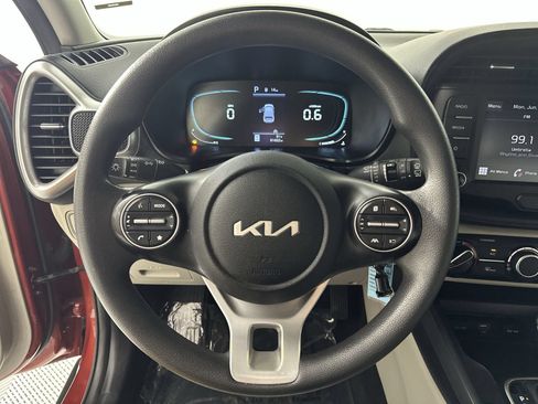 Used 2023 Kia Soul LX FWD image 14