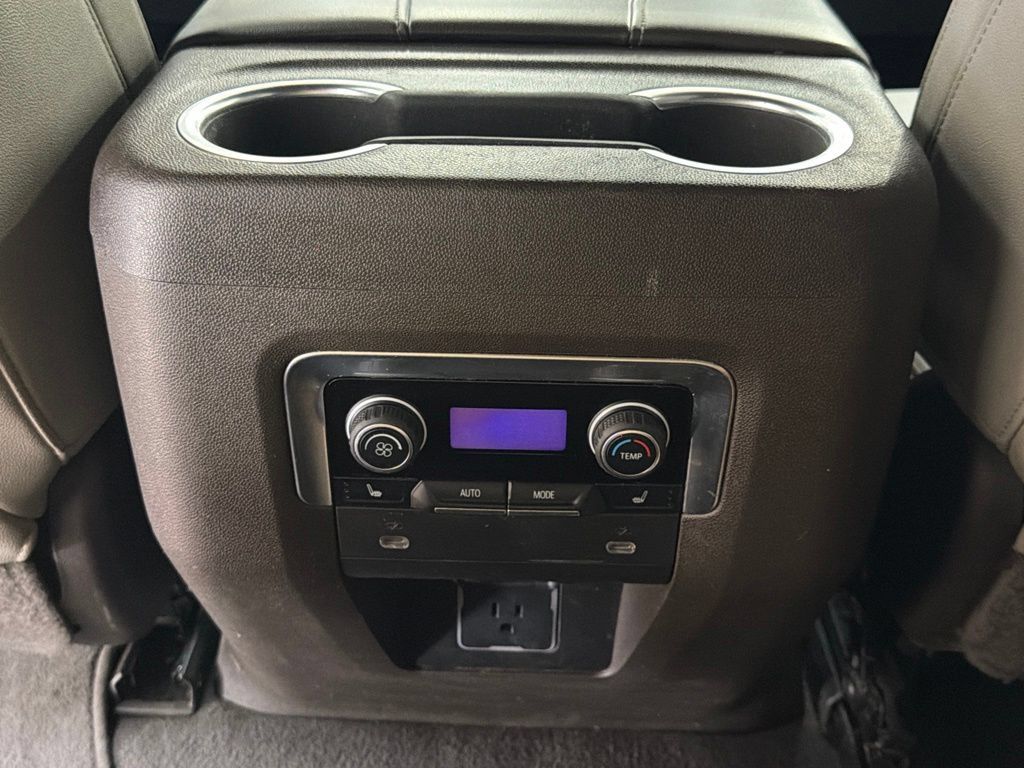 Used 2022 Chevrolet Tahoe LT w/ Luxury Package RWD image 18