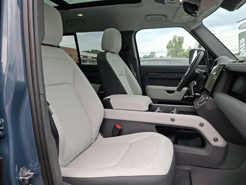 Certified 2026 Land Rover Defender 110 S AWD/4WD image 22