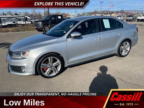 Used 2015 Volkswagen Jetta GLI SE FWD image 1