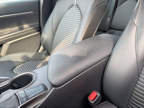 Used 2023 Toyota Camry SE w/ Convenience Package image 18