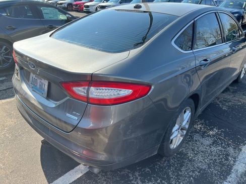 Used 2014 Ford Fusion SE w/ Equipment Group 202A image 5