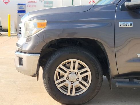 Used 2016 Toyota Tundra SR5 w/ SR5 Upgrade Package RWD image 8
