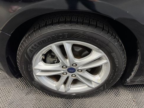 Used 2018 Ford Fusion SE w/ Fusion SE Technology Package image 19