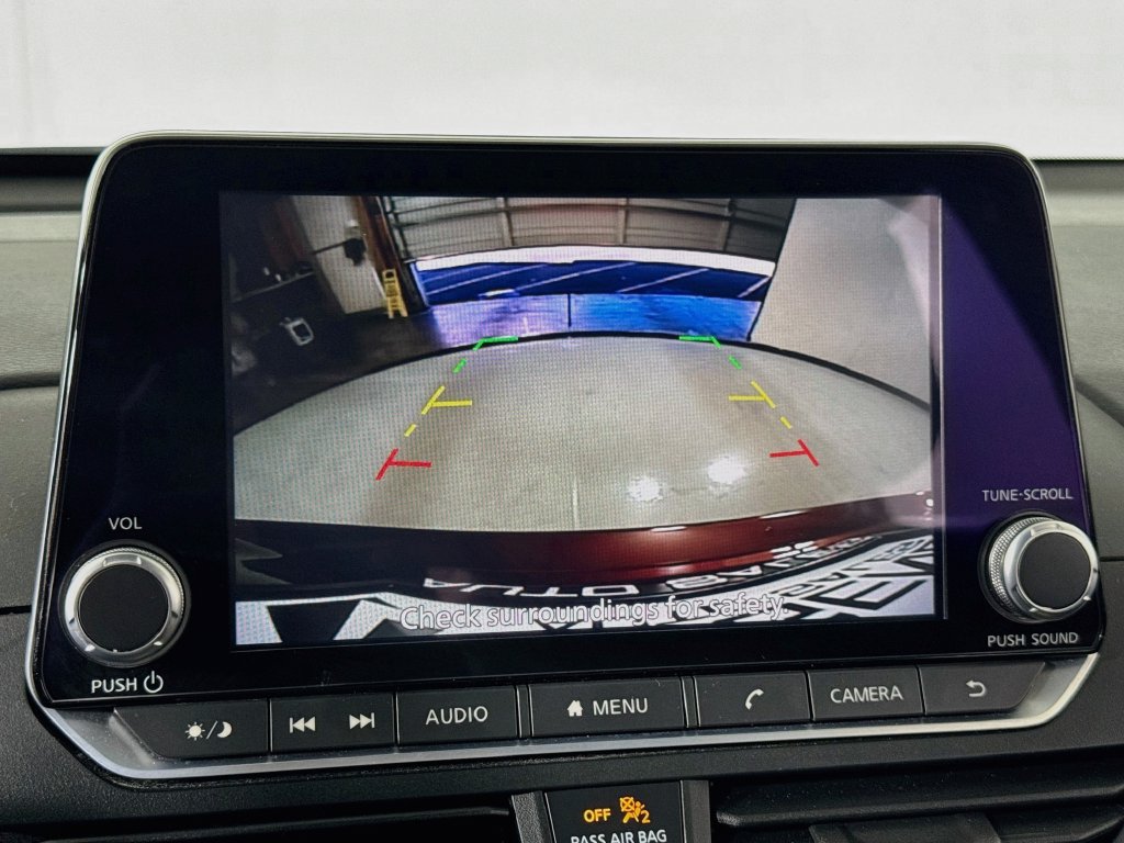 Used 2025 Nissan Altima 2.5 SV FWD image 32