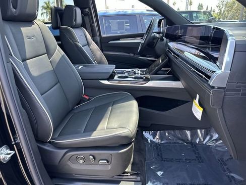 New 2026 Cadillac Escalade ESV Luxury image 29