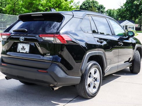Used 2022 Toyota RAV4 LE AWD/4WD image 15
