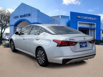 Used 2023 Nissan Altima 2.5 SV