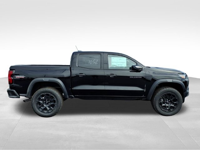 New 2026 Chevrolet Colorado Trail Boss AWD/4WD image 2