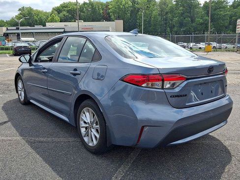 Certified 2021 Toyota Corolla LE w/ LE Convenience Package FWD image 3