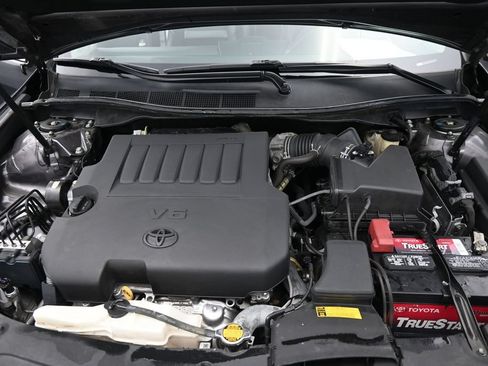 Used 2014 Toyota Camry SE w/ Leather Package FWD image 23