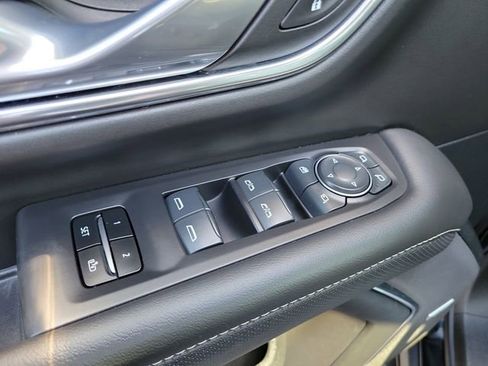 Used 2024 Chevrolet Suburban Premier w/ Premium Package image 27