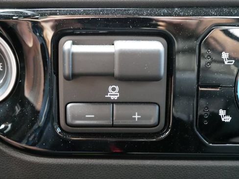 Used 2023 GMC Sierra 1500 SLE AWD/4WD image 19