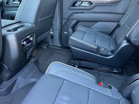 New 2026 GMC Yukon Elevation image 13