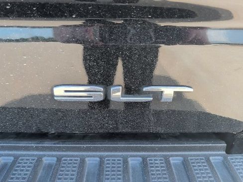 Used 2023 GMC Sierra 1500 SLT w/ SLT Premium Plus Package AWD/4WD image 6