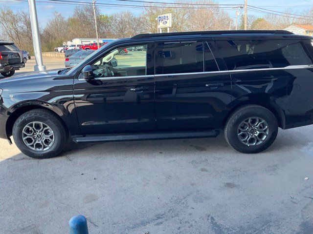 Used 2025 Ford Expedition Max Active RWD image 3