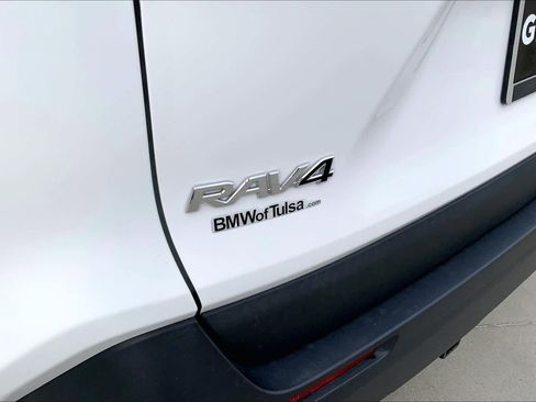 Used 2022 Toyota RAV4 XLE AWD/4WD image 29