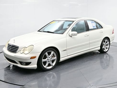 Used 2007 Mercedes-Benz C 230 Sedan image 3