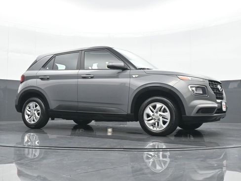 Used 2022 Hyundai Venue SE w/ Cargo Package image 23