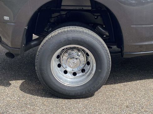 New 2026 RAM 3500 Tradesman AWD/4WD image 32