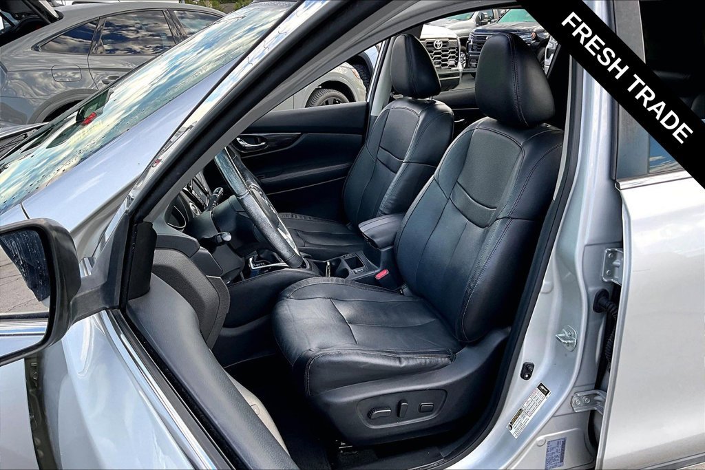Used 2017 Nissan Rogue SL w/ SL Premium Package FWD image 6