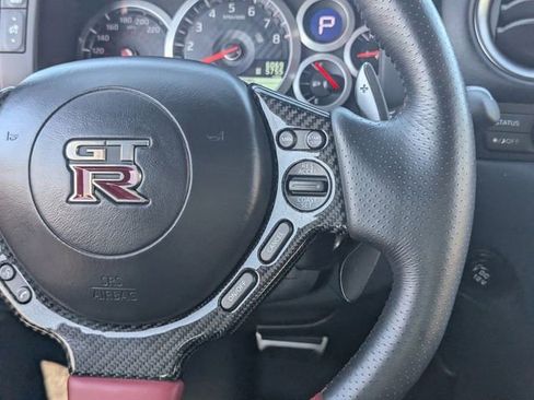 Used 2015 Nissan GT-R Black Edition image 19