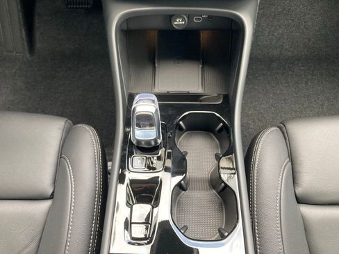 Certified 2026 Volvo XC40 B5 Plus w/ Protection Package Premier image 13