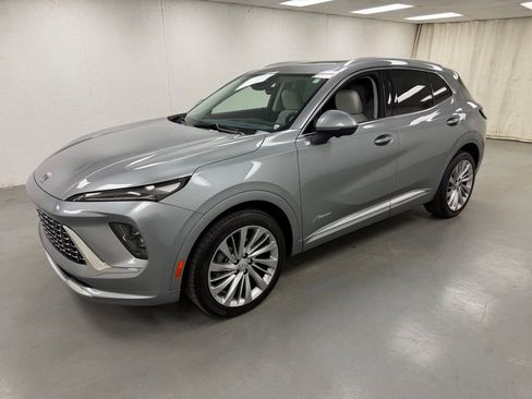Used 2025 Buick Envision Avenir AWD/4WD image 1