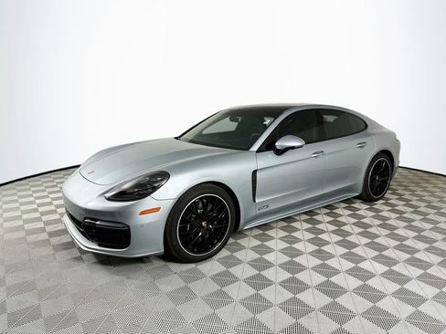 Used 2023 Porsche Panamera GTS AWD/4WD image 3