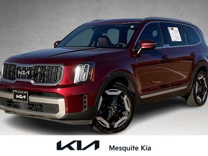 Used 2023 Kia Telluride EX w/ EX Captain's Chair Package