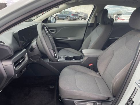 Used 2025 Kia K4 LXS image 25