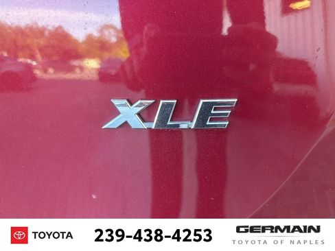 Used 2018 Toyota RAV4 XLE FWD image 9