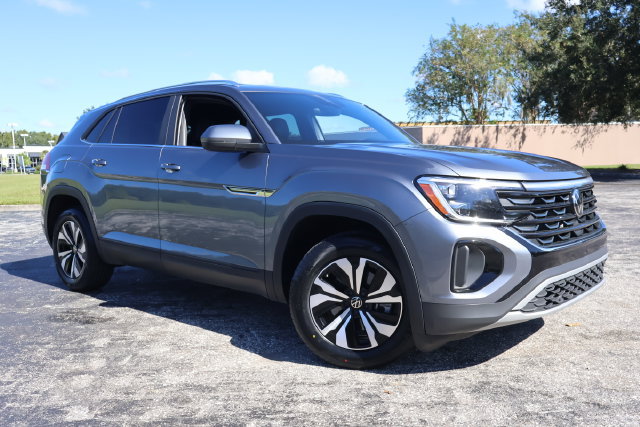 Certified 2024 Volkswagen Atlas Cross Sport SE FWD image 1
