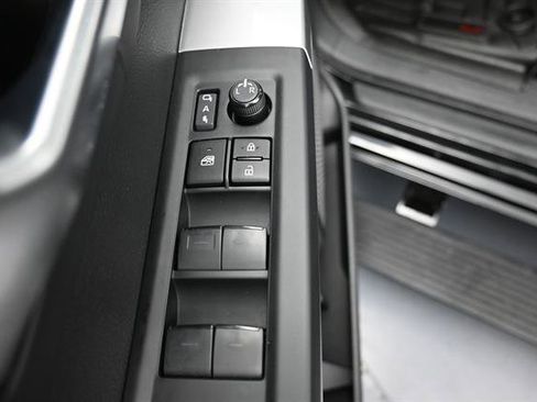 Used 2024 Toyota Tundra Platinum AWD/4WD image 6
