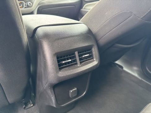 Used 2018 Chevrolet Equinox LT image 21