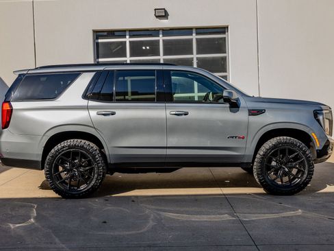 Used 2025 GMC Yukon AT4 w/ Premium Trailering Package image 11