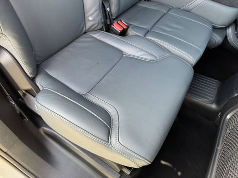 Used 2024 Volvo XC90 T8 Ultimate w/ Lounge Package image 55