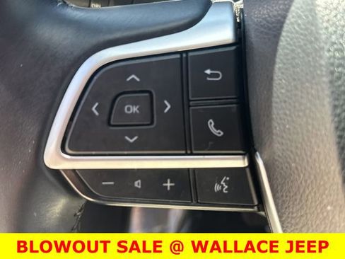 Used 2022 Toyota Highlander XLE image 27