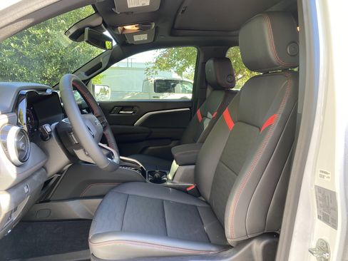 New 2025 Chevrolet Colorado Z71 w/ Technology Package image 16