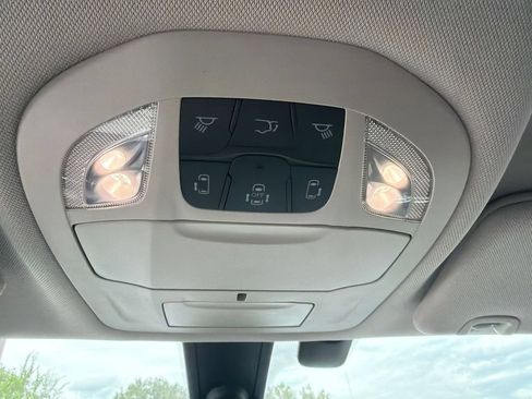 Used 2018 Chrysler Pacifica Touring Plus FWD image 34