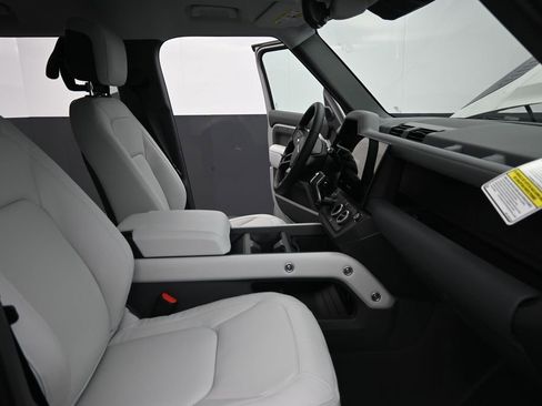 New 2026 Land Rover Defender 110 X-Dynamic SE AWD/4WD image 11