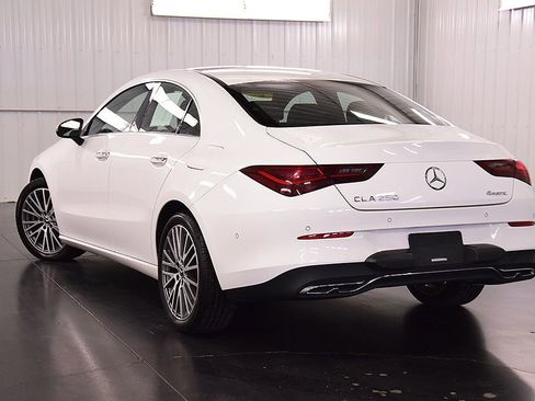 Used 2025 Mercedes-Benz CLA 250 4MATIC image 5