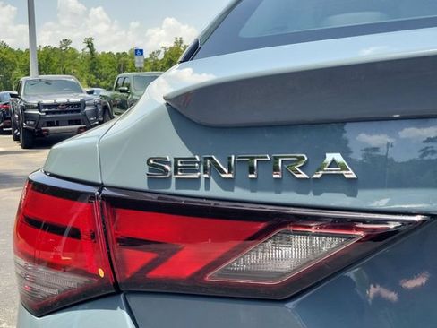 Certified 2025 Nissan Sentra SR FWD image 8