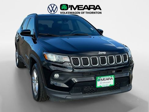 Used 2024 Jeep Compass Latitude AWD/4WD image 7