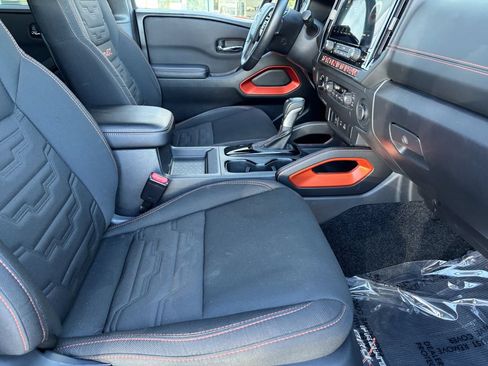 Used 2025 Nissan Frontier PRO-4X AWD/4WD image 26
